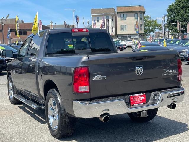 Photo of 2017 Granite Crystal Metallic Clearcoat RAM 1500