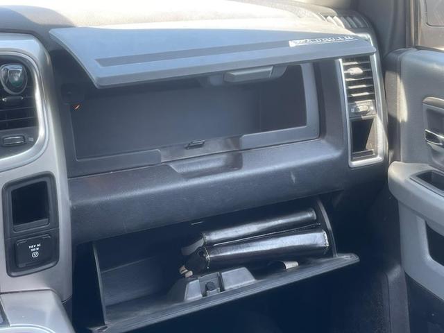 Photo of 2017 Granite Crystal Metallic Clearcoat RAM 1500