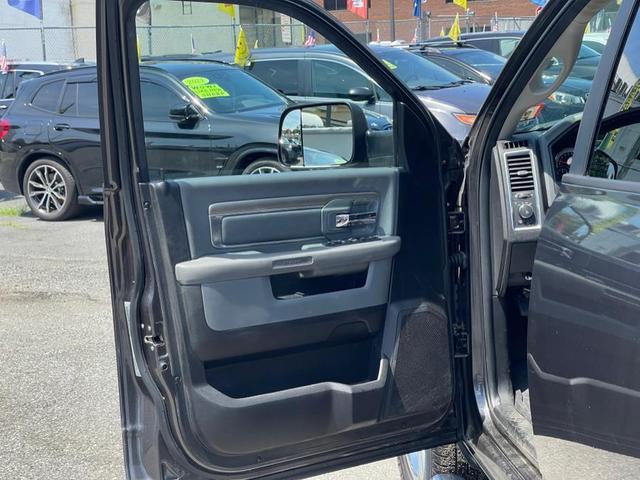 Photo of 2017 Granite Crystal Metallic Clearcoat RAM 1500