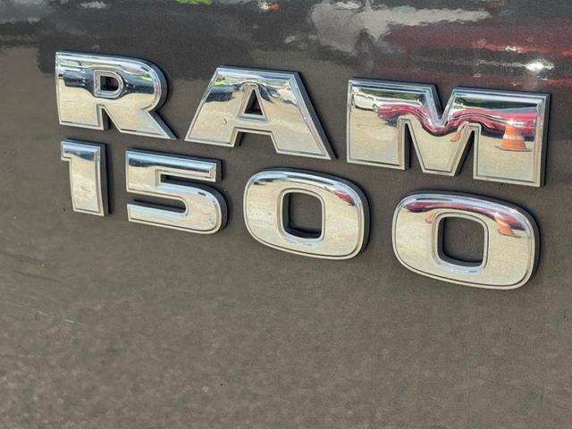 Photo of 2017 Granite Crystal Metallic Clearcoat RAM 1500