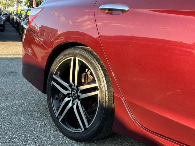 Photo of 2016 Basque Red Pearl II Honda Accord