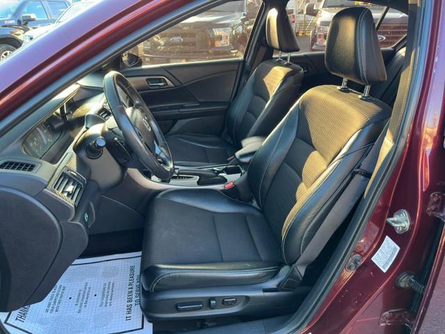 Photo of 2016 Basque Red Pearl II Honda Accord