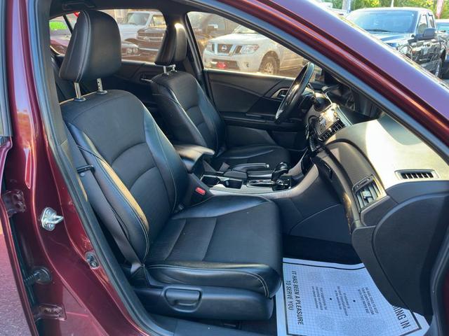 Photo of 2016 Basque Red Pearl II Honda Accord