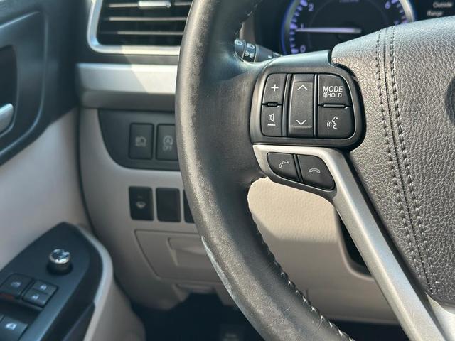 Photo of 2018 Celestial Silver Metallic Toyota Highlander