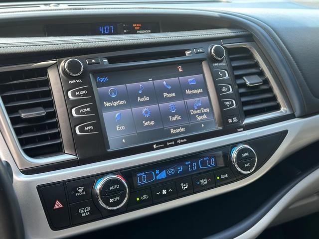 Photo of 2018 Celestial Silver Metallic Toyota Highlander