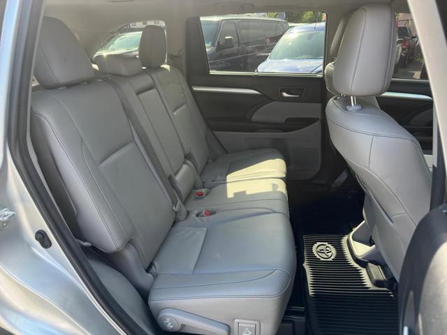 Photo of 2018 Celestial Silver Metallic Toyota Highlander