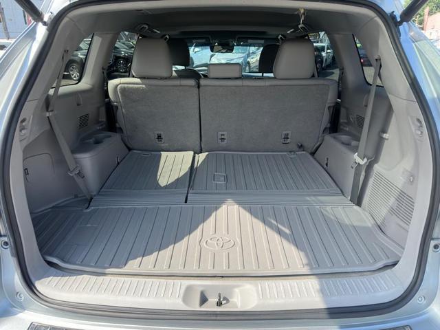 Photo of 2018 Celestial Silver Metallic Toyota Highlander