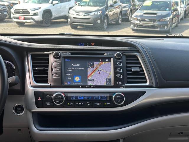 Photo of 2018 Celestial Silver Metallic Toyota Highlander