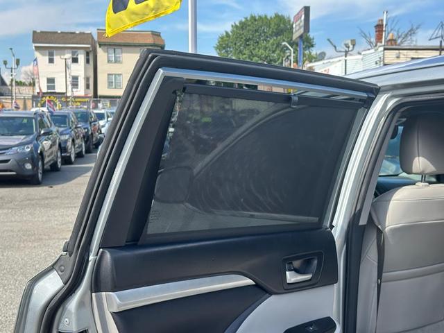 Photo of 2018 Celestial Silver Metallic Toyota Highlander