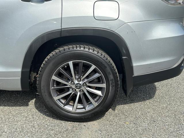Photo of 2018 Celestial Silver Metallic Toyota Highlander