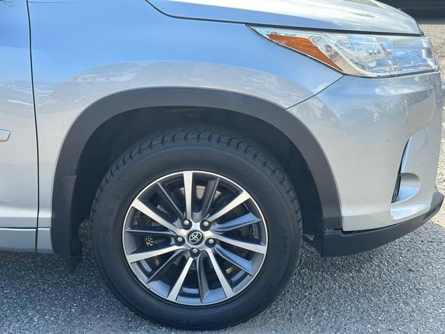 Photo of 2018 Celestial Silver Metallic Toyota Highlander
