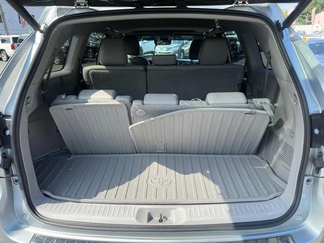 Photo of 2018 Celestial Silver Metallic Toyota Highlander