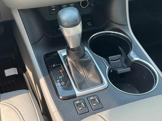 Photo of 2018 Celestial Silver Metallic Toyota Highlander