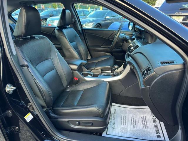 Photo of 2014 Crystal Black Pearl Honda Accord