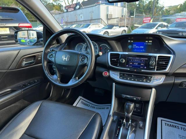 Photo of 2014 Crystal Black Pearl Honda Accord