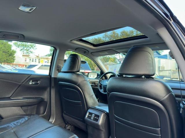 Photo of 2014 Crystal Black Pearl Honda Accord