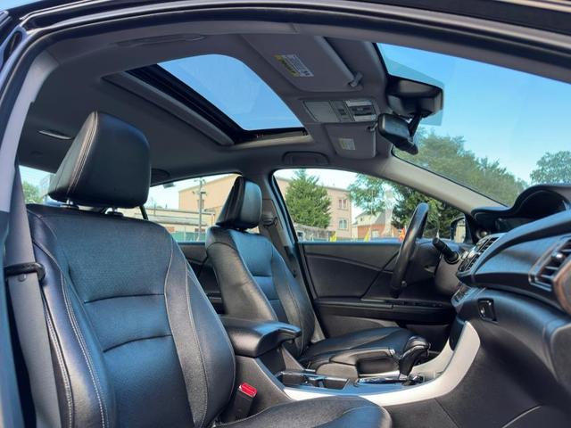 Photo of 2014 Crystal Black Pearl Honda Accord