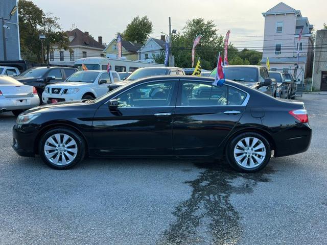 Photo of 2014 Crystal Black Pearl Honda Accord