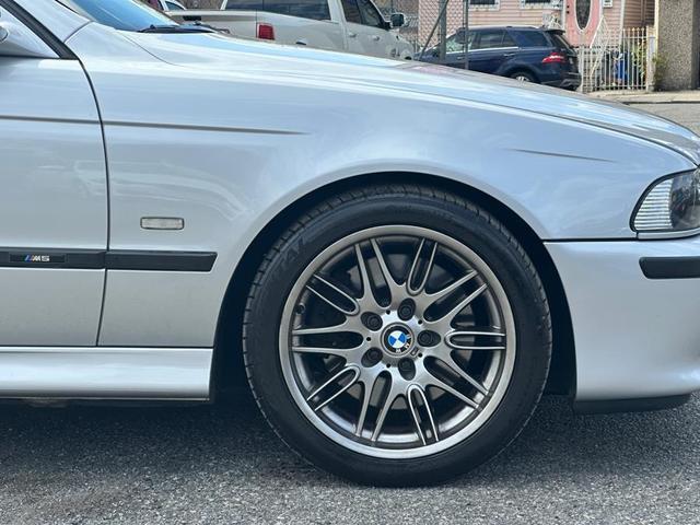 Photo of 2000 Titanium Silver Metallic BMW M5