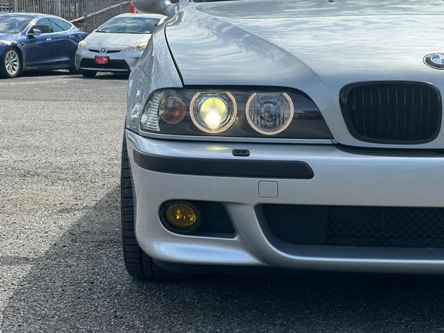 Photo of 2000 Titanium Silver Metallic BMW M5