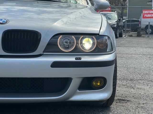 Photo of 2000 Titanium Silver Metallic BMW M5