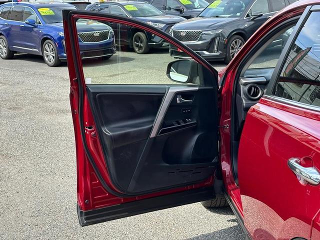Photo of 2018 Ruby Flare Pearl Toyota RAV4
