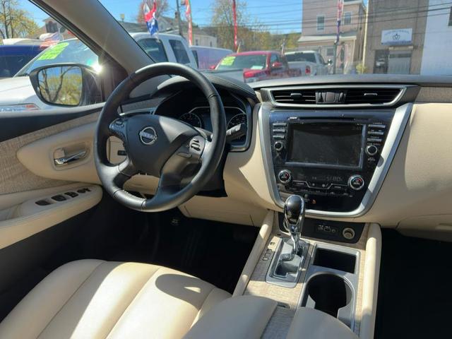 Photo of 2024 Pearl White Tricoat Nissan Murano