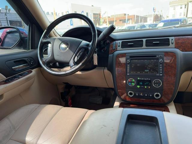 Photo of 2008 Deep Ruby Metallic Chevrolet Suburban