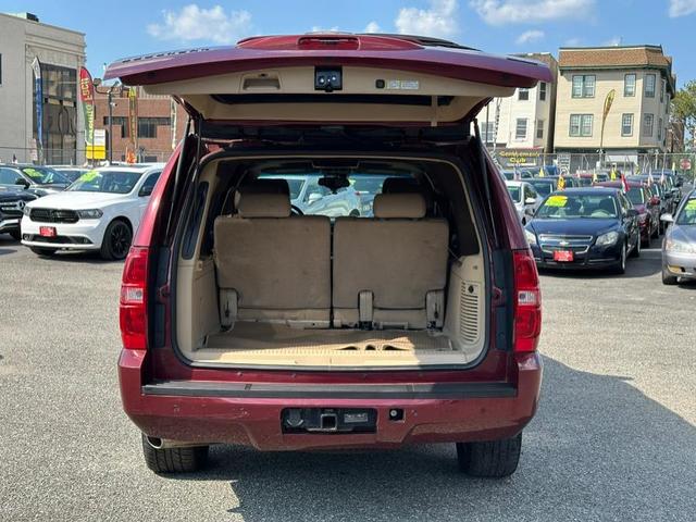Photo of 2008 Deep Ruby Metallic Chevrolet Suburban