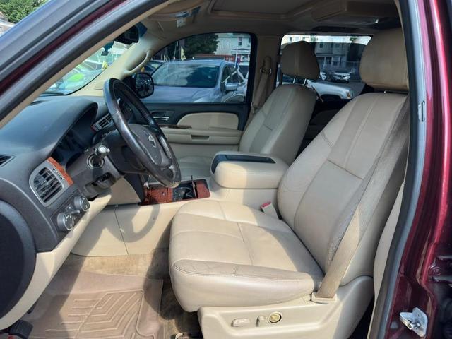 Photo of 2008 Deep Ruby Metallic Chevrolet Suburban