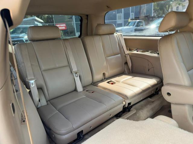 Photo of 2008 Deep Ruby Metallic Chevrolet Suburban