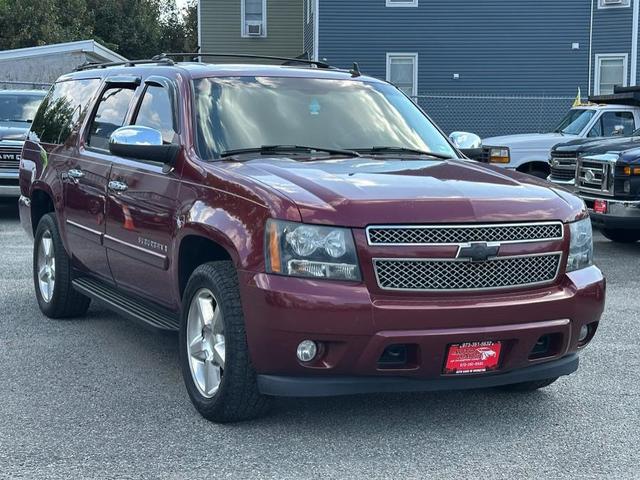 Photo of 2008 Deep Ruby Metallic Chevrolet Suburban