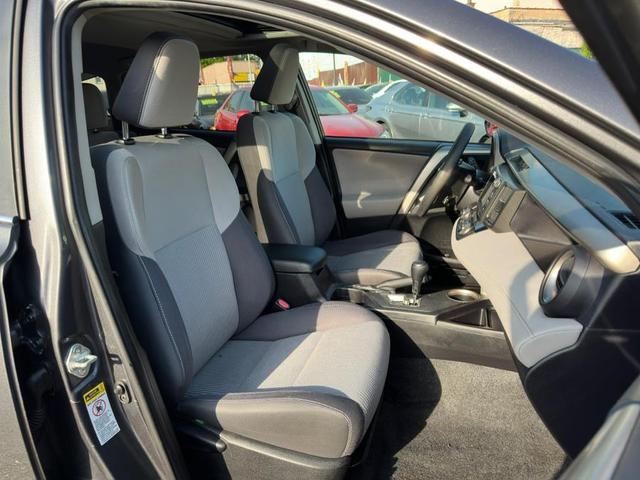 Photo of 2015 Classic Silver Metallic Toyota RAV4