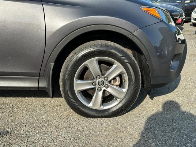 Photo of 2015 Classic Silver Metallic Toyota RAV4