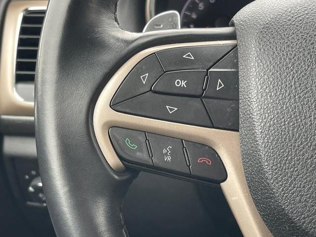 Photo of 2017 Granite Crystal Metallic Clearcoat Jeep Grand Cherokee