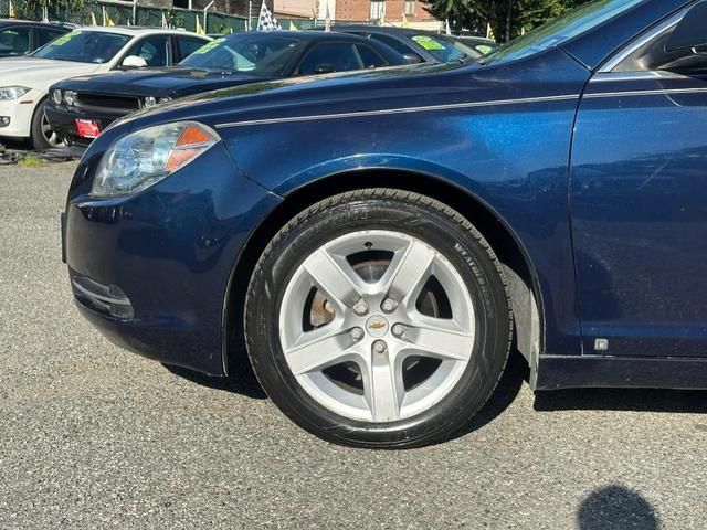 Photo of 2009 Imperial Blue Metallic Chevrolet Malibu