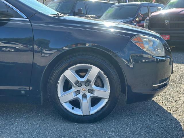 Photo of 2009 Imperial Blue Metallic Chevrolet Malibu
