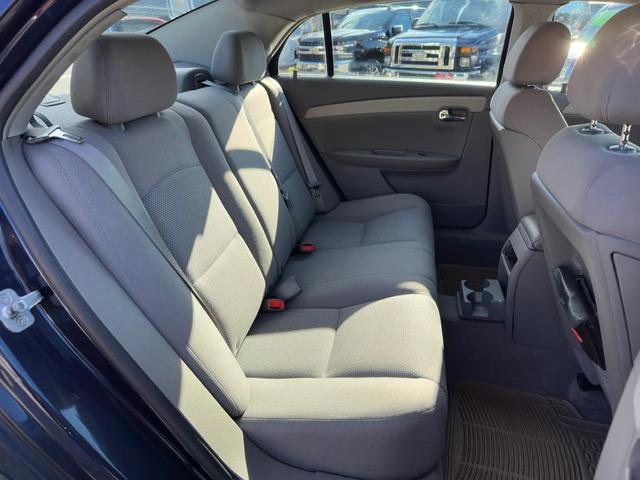 Photo of 2009 Imperial Blue Metallic Chevrolet Malibu