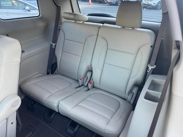 Photo of 2017 GREEN GMC Acadia