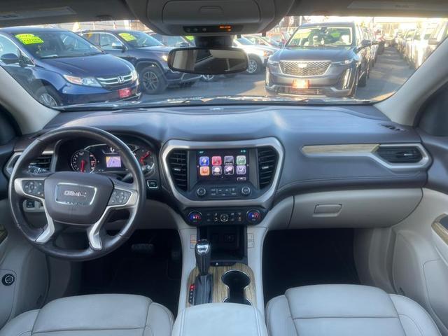 Photo of 2017 GREEN GMC Acadia