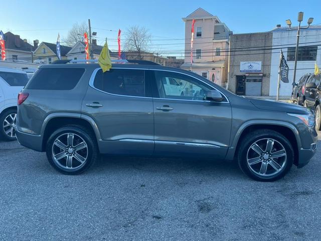 Photo of 2017 GREEN GMC Acadia