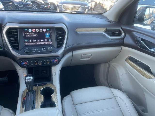 Photo of 2017 GREEN GMC Acadia