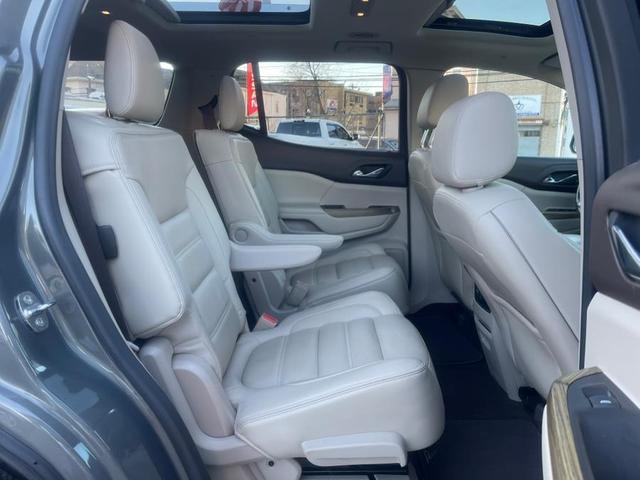 Photo of 2017 GREEN GMC Acadia
