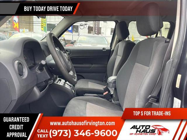 Photo of 2014 Black Clearcoat Jeep Patriot