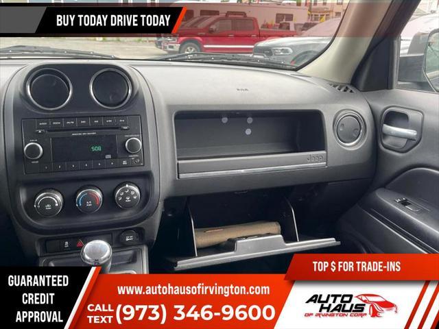 Photo of 2014 Black Clearcoat Jeep Patriot