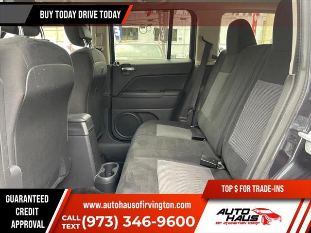 Photo of 2014 Black Clearcoat Jeep Patriot
