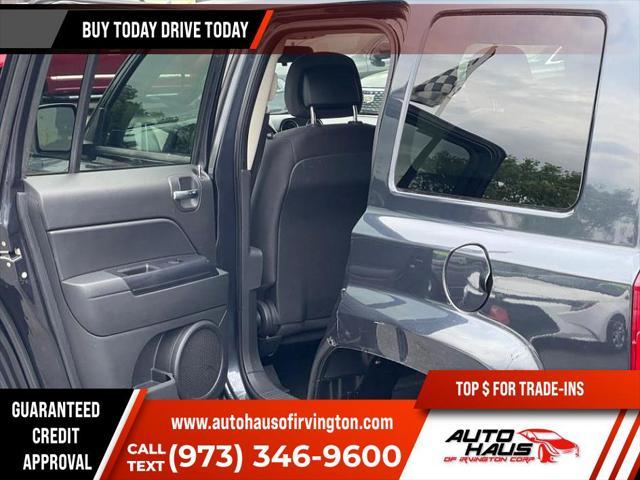 Photo of 2014 Black Clearcoat Jeep Patriot
