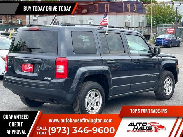 Photo of 2014 Black Clearcoat Jeep Patriot
