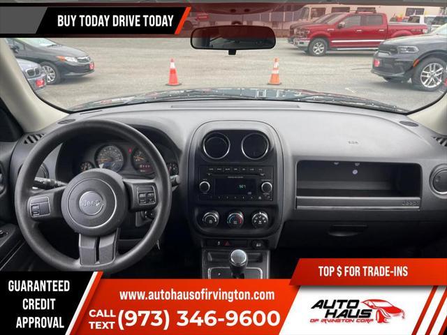 Photo of 2014 Black Clearcoat Jeep Patriot