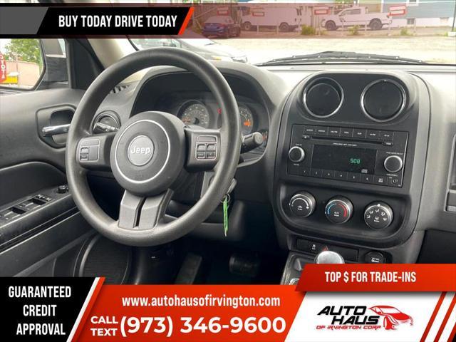 Photo of 2014 Black Clearcoat Jeep Patriot